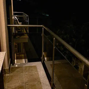 3* Otel Leda